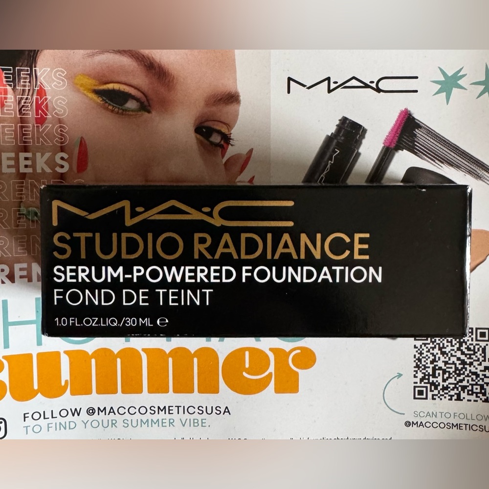 Mac Serum-Powered Foundation
